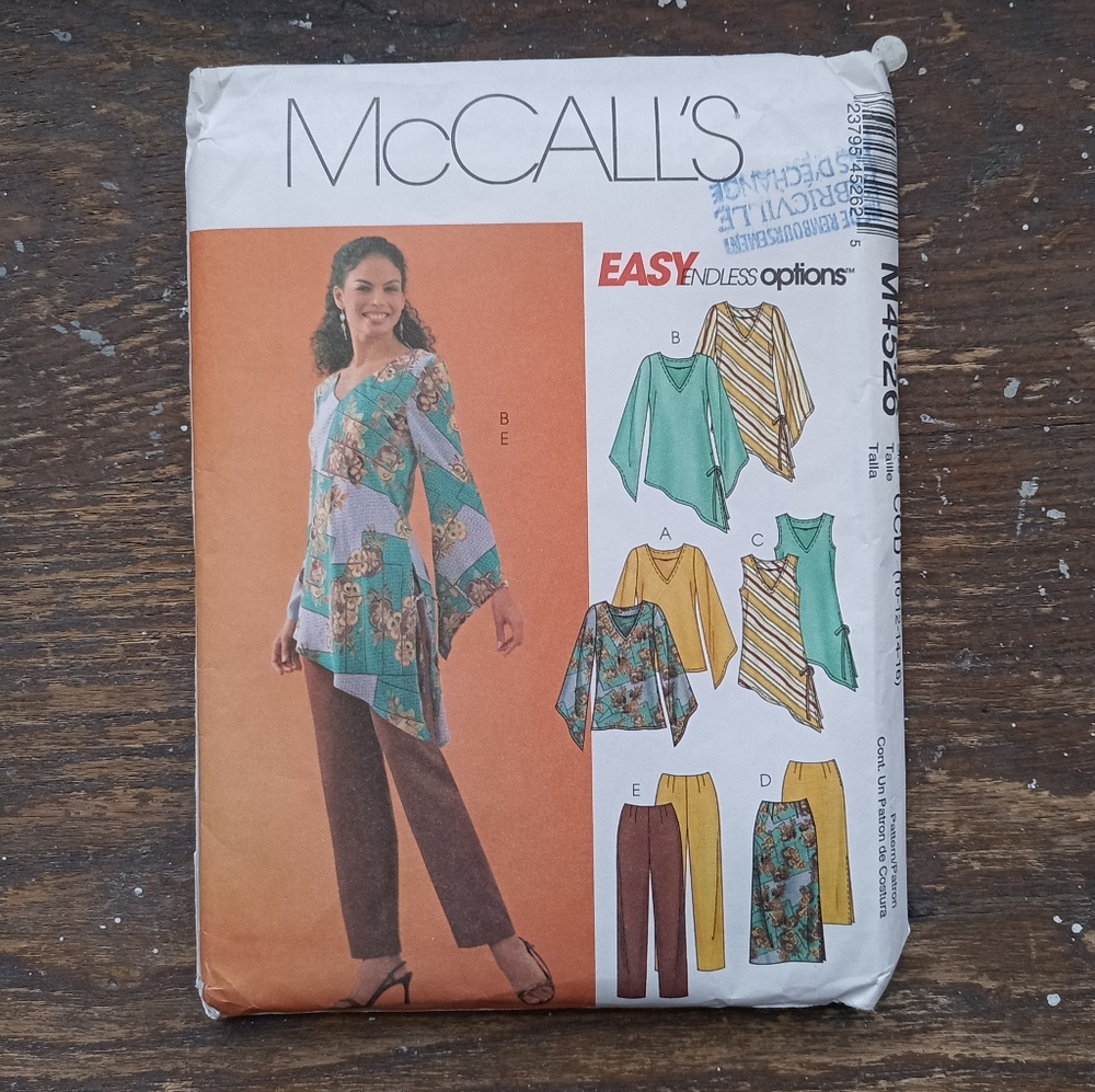McCall's Easy Dress Pattern #4526 Size 10-12-14-16 🪡✂️New / Uncut